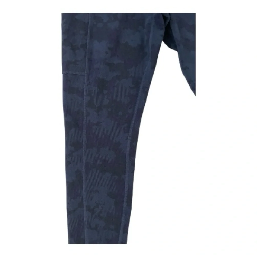 Tuff Athletics Blue Camo Leggings with side pockets Size (Small) - Picture 4 of 8